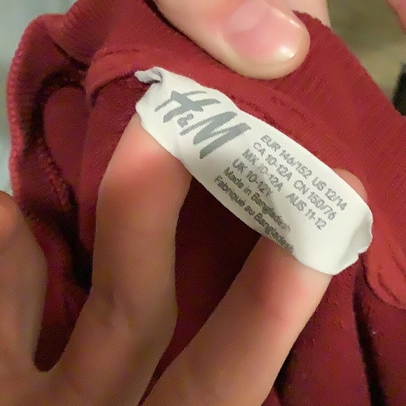 Red Tigners sweater from H&M - Picture 3 of 3